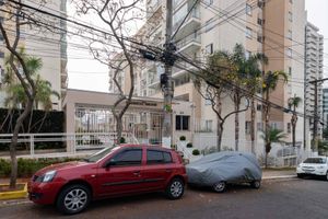 Image 17 - 882846